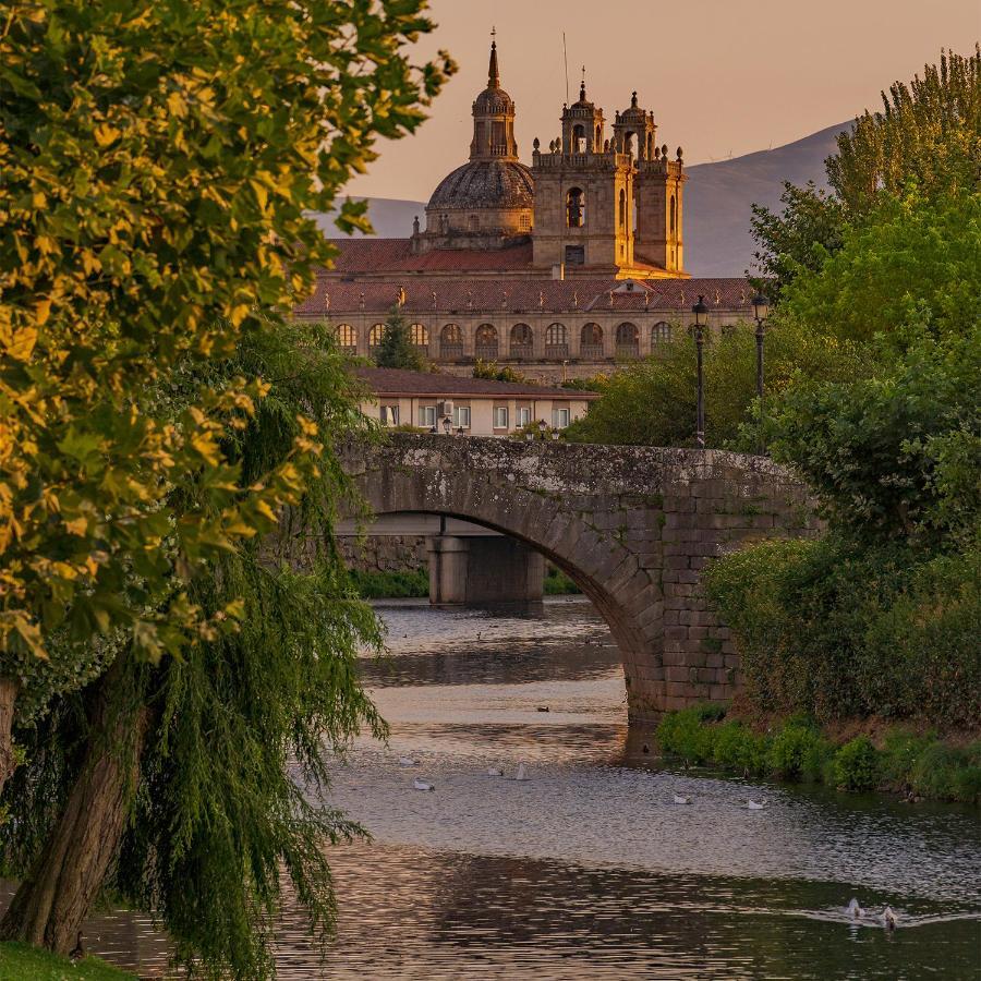 Vila Morin Grey Casa En El Corazon De La Ribeira Sacra Monforte De Lemos Exteriér fotografie